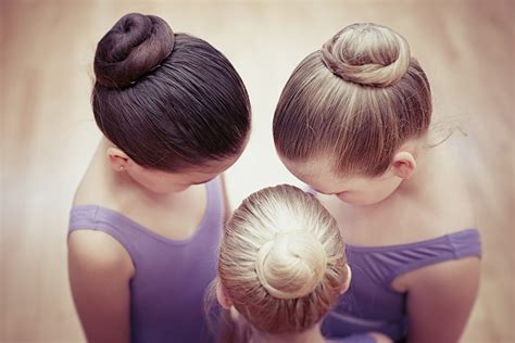 How to Do a Ballet Bun for Child: A Guide to Styling Your Little Dancer's Hair